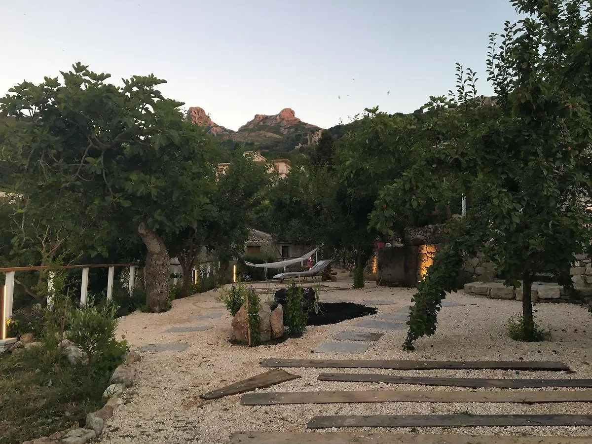 Old Noar Private Villa Novara di Sicilia 別荘
