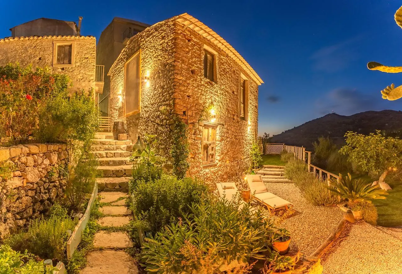 別荘 Old Noar Private Villa Novara di Sicilia